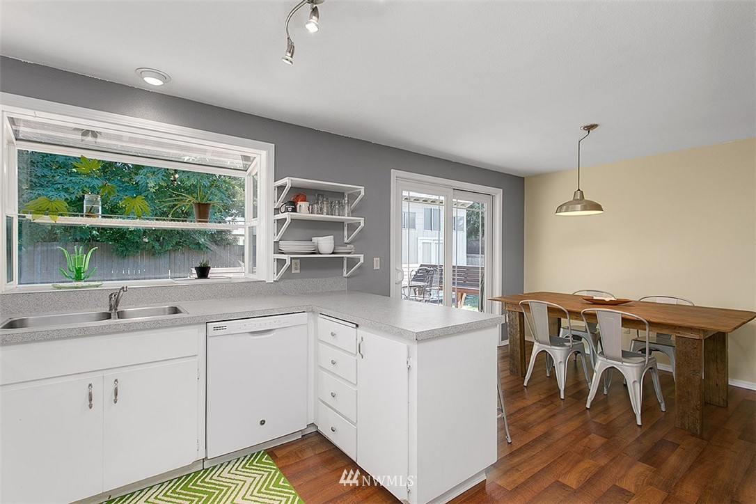 227 225th Street Southwest Bothell, WA 98021 - Photo 8 of 24