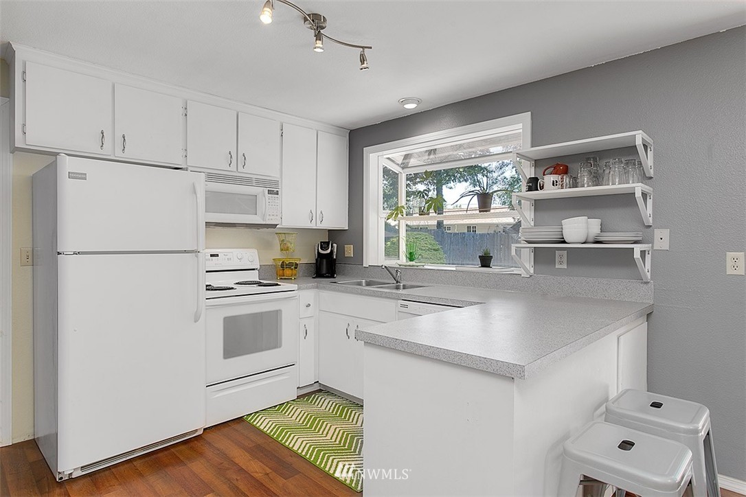 227 225th Street Southwest Bothell, WA 98021 - Photo 9 of 24
