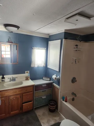 $99,999 | 123 Sherwood Drive, Tilton, NH 03276