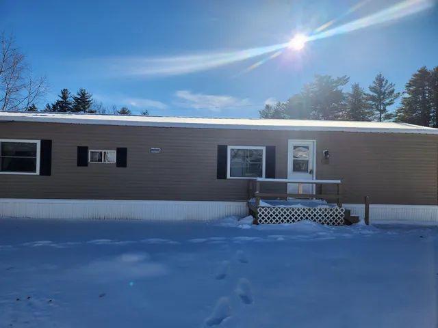 $99,999 | 123 Sherwood Drive, Tilton, NH 03276
