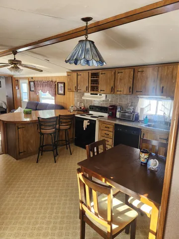 $99,999 | 123 Sherwood Drive, Tilton, NH 03276