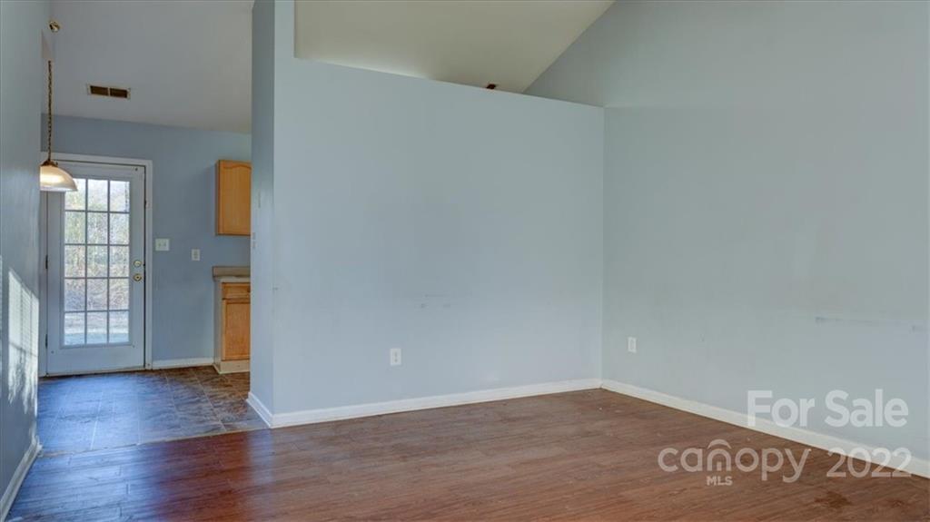 1310 Log Cabin Road Charlotte, NC 28213 - Photo 12 of 34 Gallery Image 12