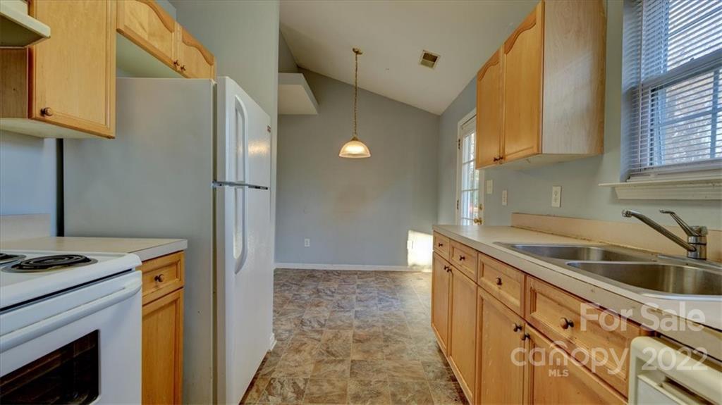 1310 Log Cabin Road Charlotte, NC 28213 - Photo 24 of 34 Gallery Image 24
