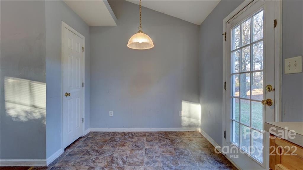 1310 Log Cabin Road Charlotte, NC 28213 - Photo 25 of 34 Gallery Image 25