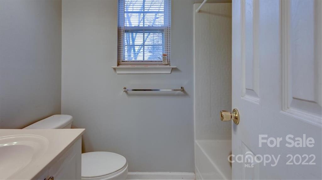 1310 Log Cabin Road Charlotte, NC 28213 - Photo 31 of 34 Gallery Image 31