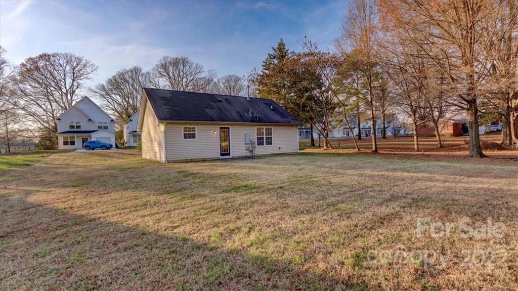1310 Log Cabin Road Charlotte, NC 28213 - Photo 8 of 34 Gallery Image 8