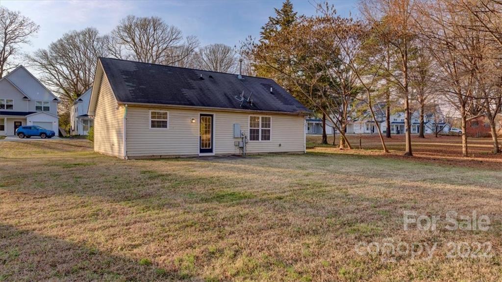 1310 Log Cabin Road Charlotte, NC 28213 - Photo 9 of 34 Gallery Image 9
