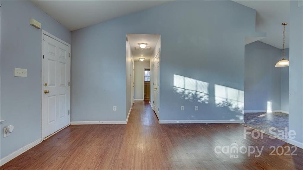 1310 Log Cabin Road Charlotte, NC 28213 - Photo 10 of 34 Gallery Image 10