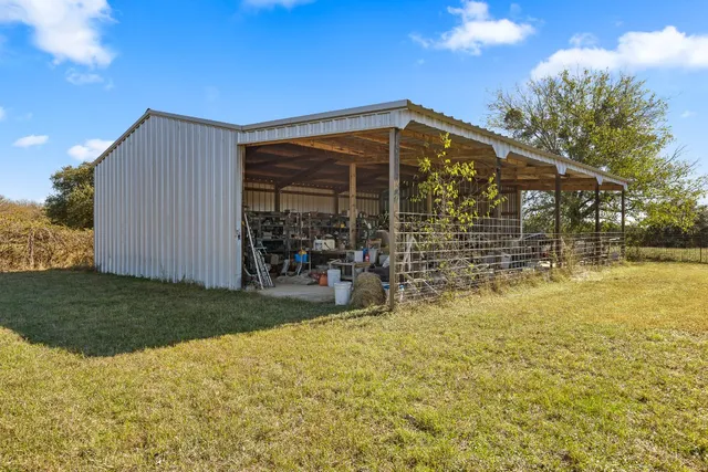 $1,200,000 | 1336 South Fm 1174 Street South, Bertram, TX 78605