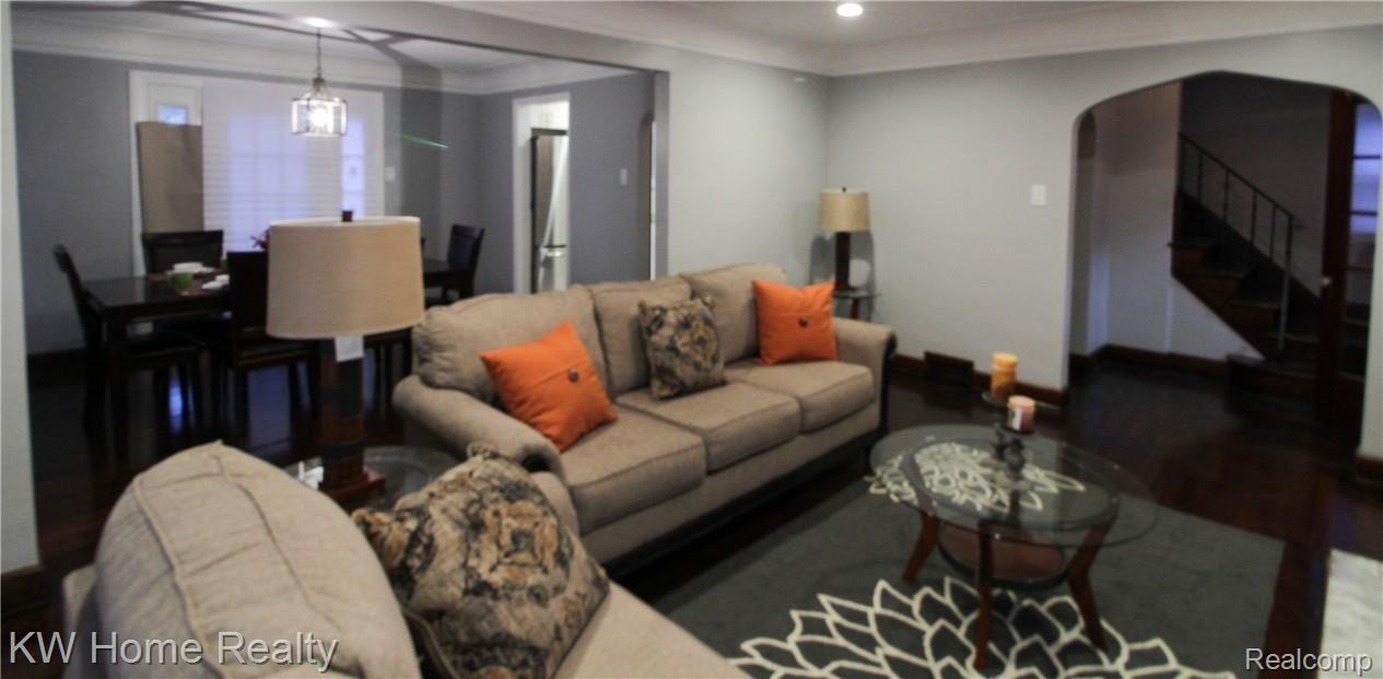 16769 Sunderland Road Detroit, MI 48219 - Photo 7 of 19 Sunderland Livingroom 2.jpeg