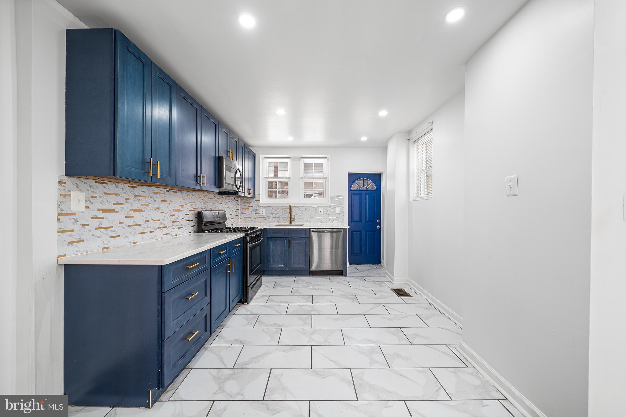 2310 Fernon Street Philadelphia, PA 19145 - Photo 7 of 29