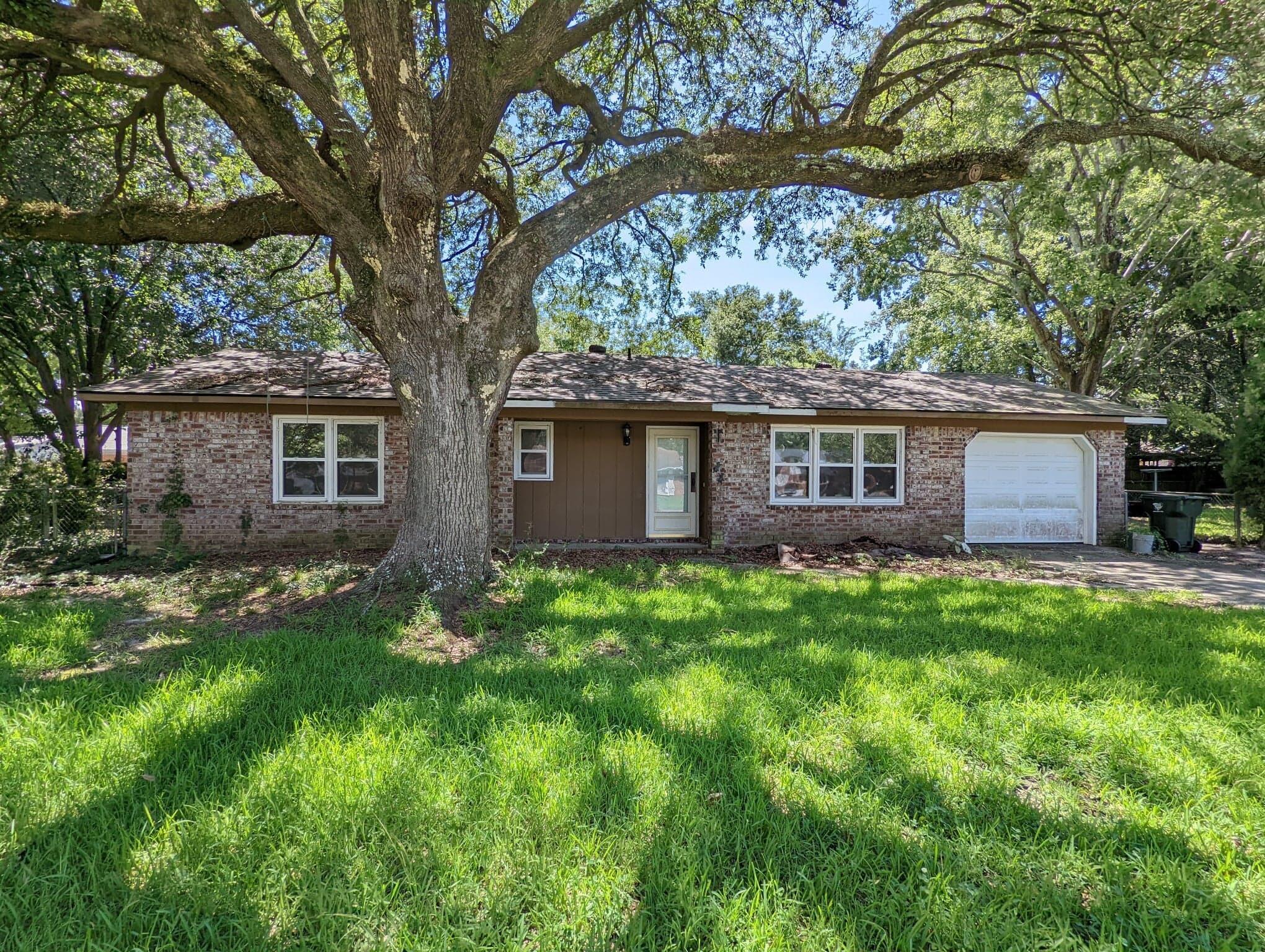 23 Delaware Road Goose Creek, SC 29445 - Photo 1 of 2 Beautiful front oak