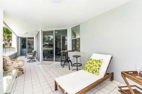 $1,100,000 | 5200 North Ocean Drive, Unit 102, Singer Island, FL 33404