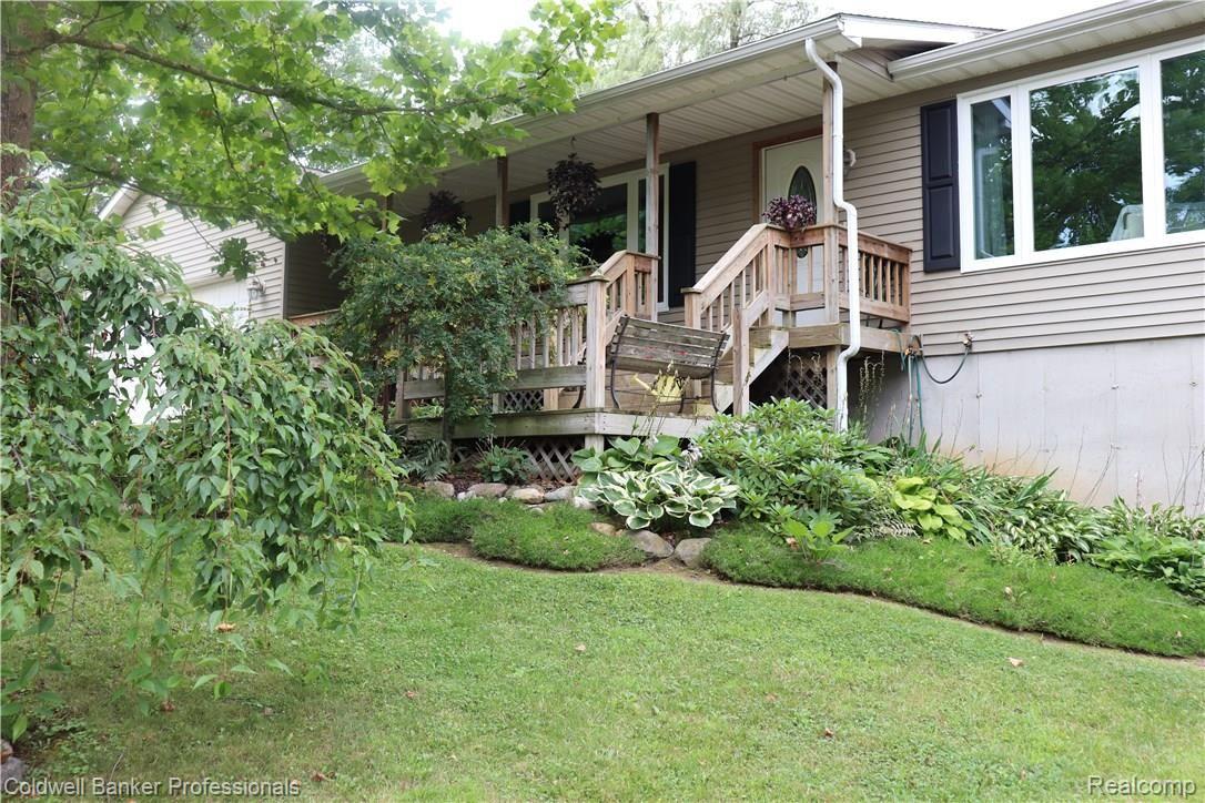 2029 Gray Road Lapeer, MI 48446 - Photo 10 of 33 IMG_0203.JPG