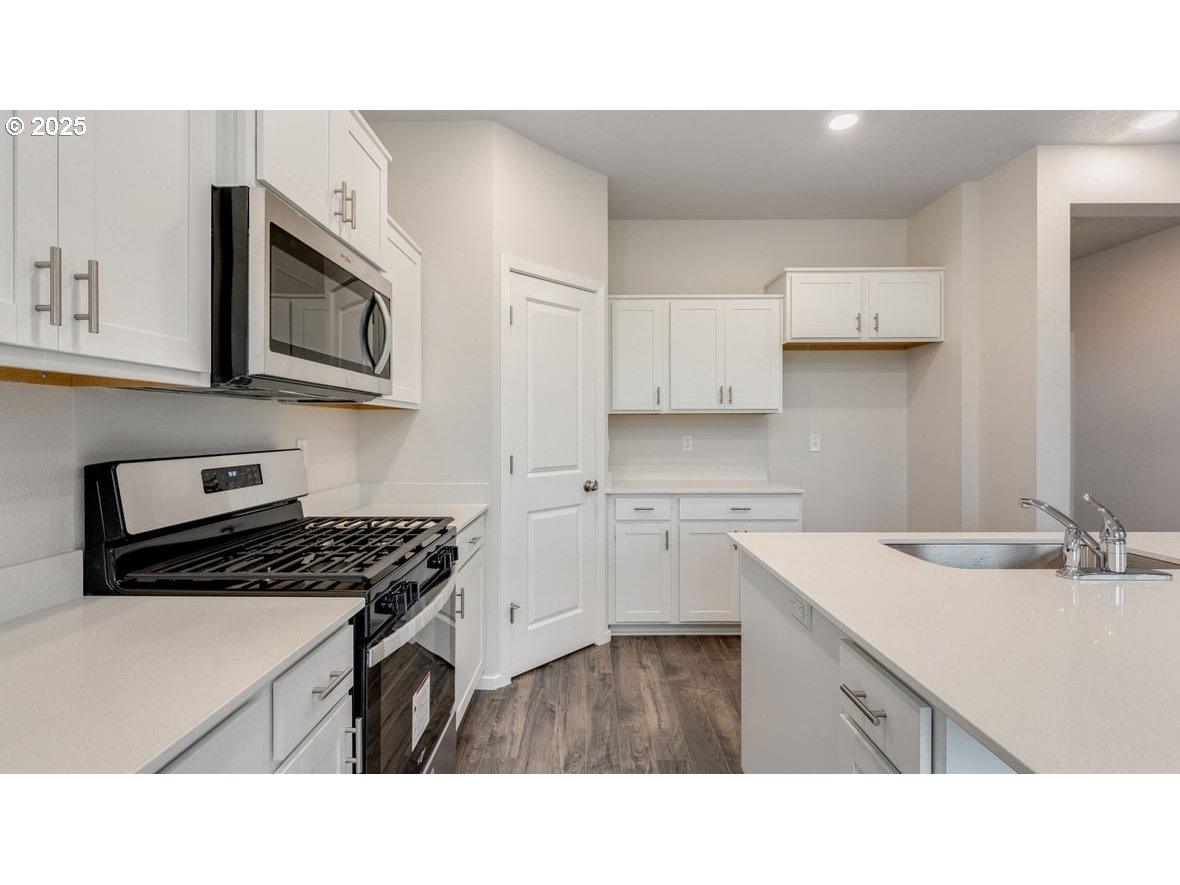 2923 V Street Springfield, OR 97477 - Photo 11 of 34