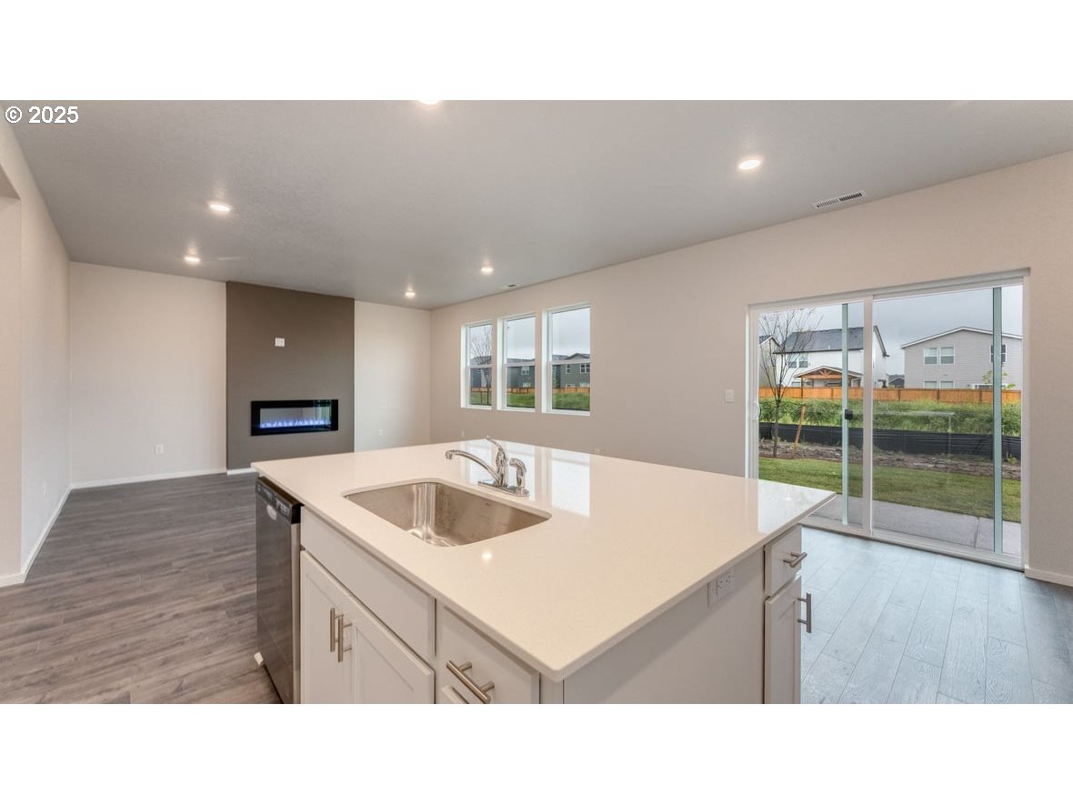 2923 V Street Springfield, OR 97477 - Photo 12 of 34