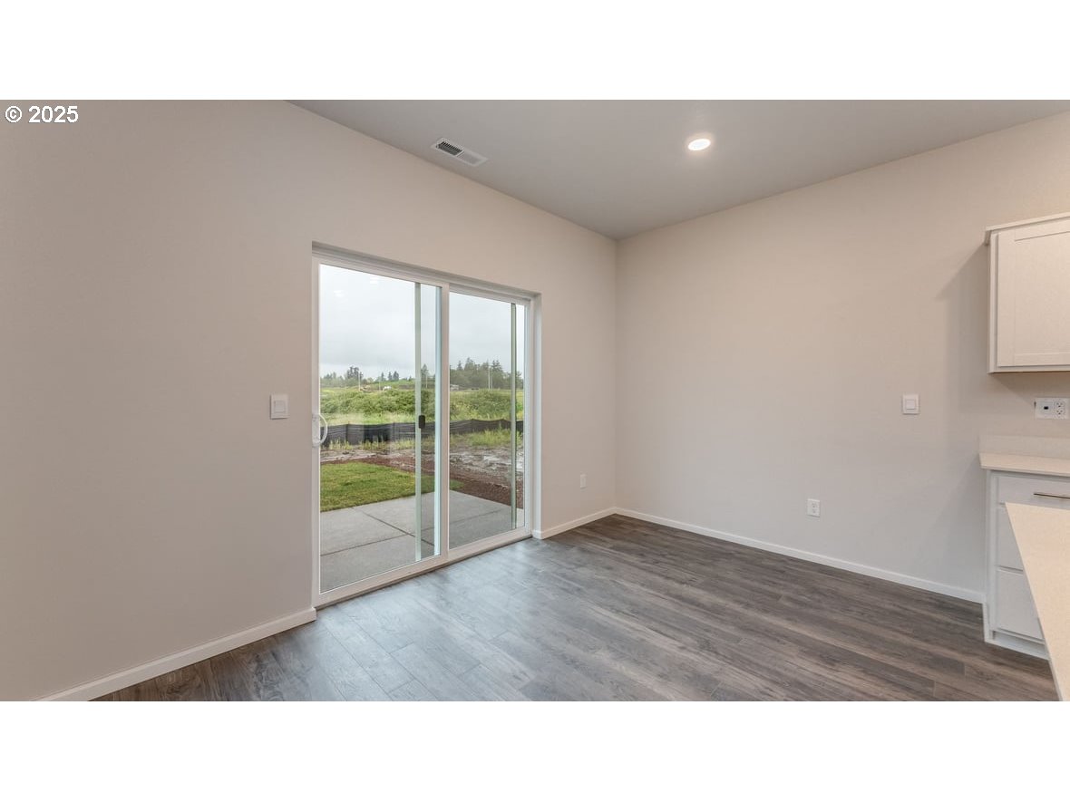 2923 V Street Springfield, OR 97477 - Photo 15 of 34
