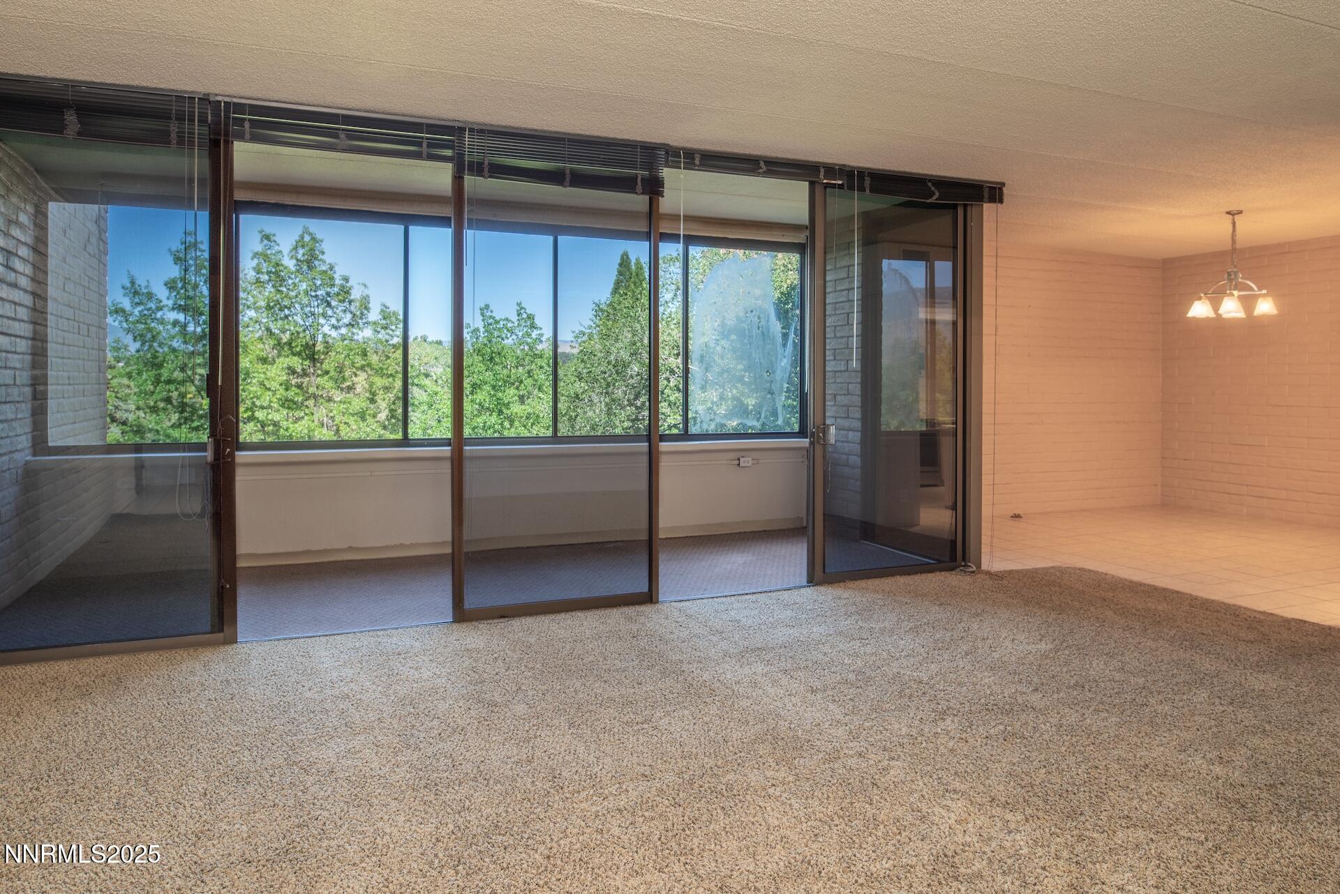1200 Riverside Drive, Unit 1213 Reno, NV 89503 - Photo 2 of 27 1213 photo 2