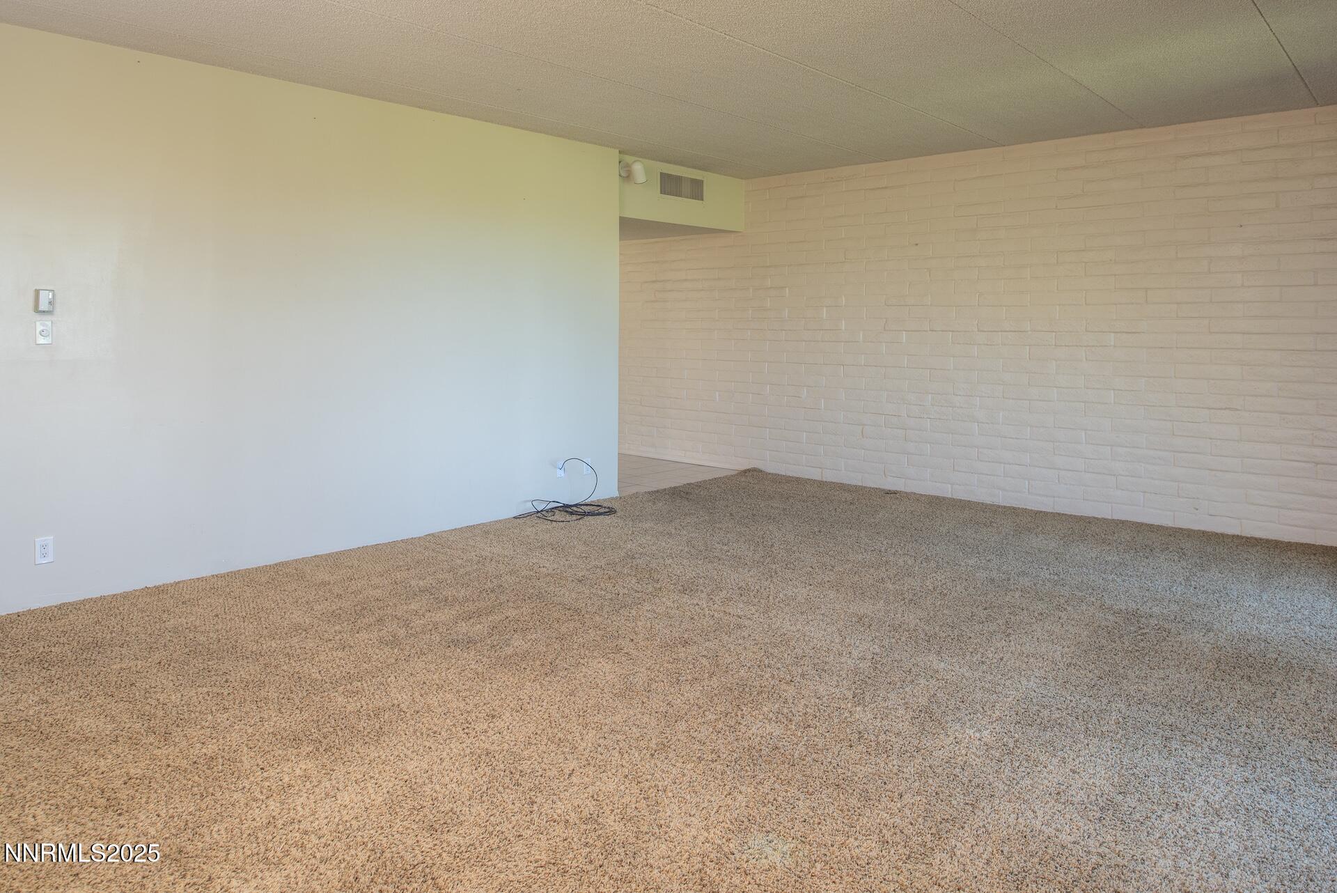 1200 Riverside Drive, Unit 1213 Reno, NV 89503 - Photo 5 of 27 1213 photo 5
