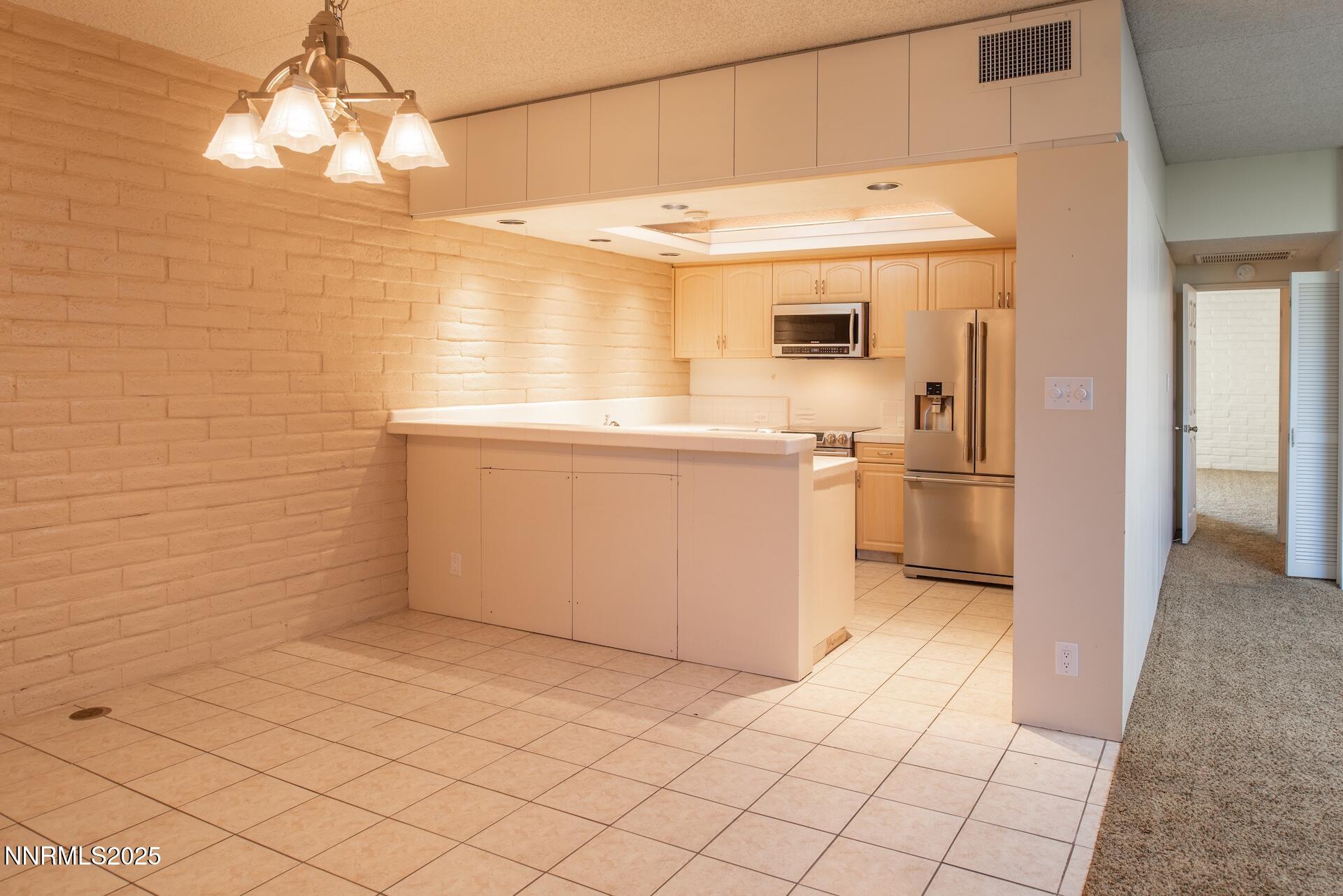 1200 Riverside Drive, Unit 1213 Reno, NV 89503 - Photo 8 of 27 1213 photo 8