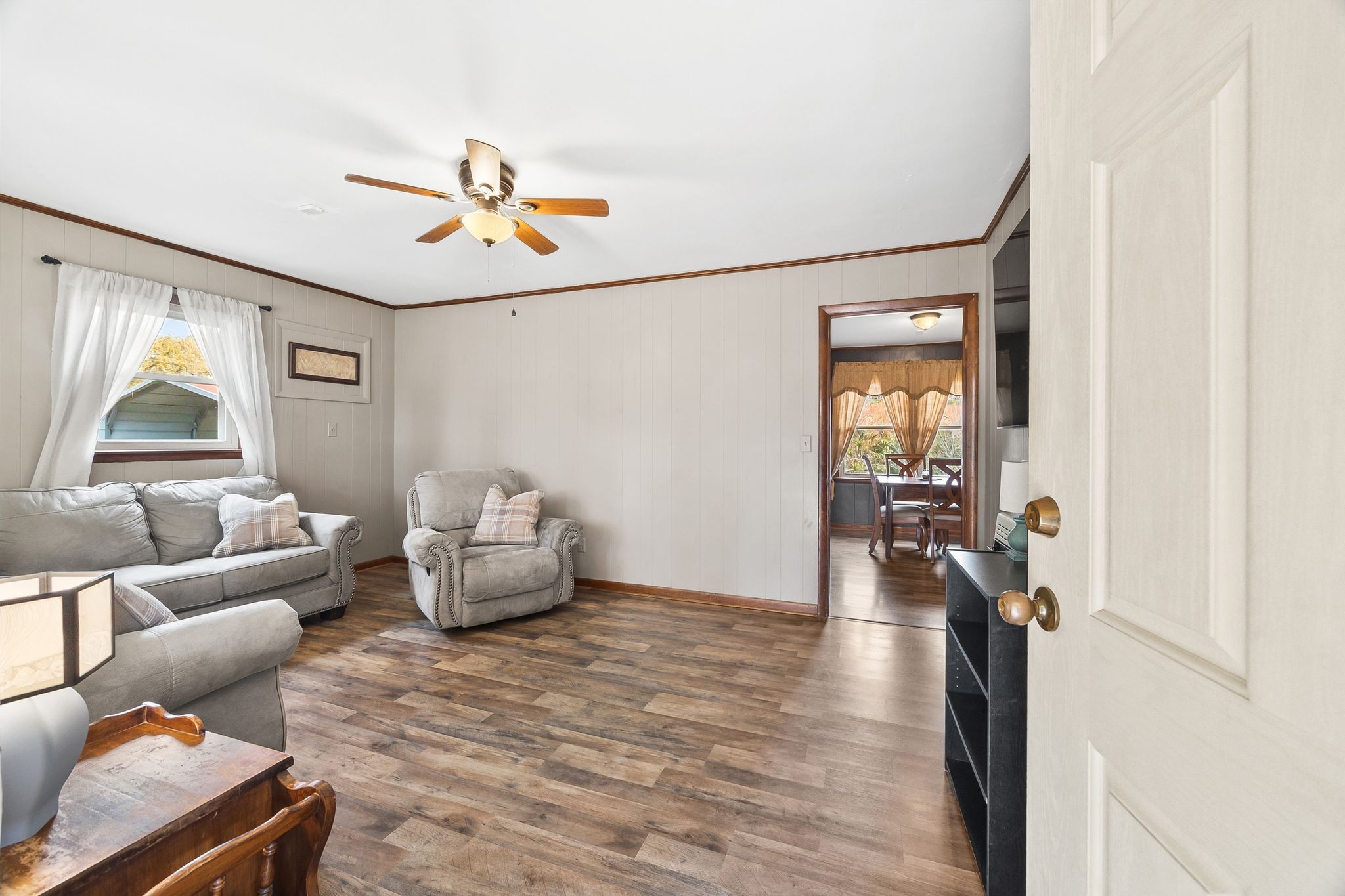 948 North Brace Road Summertown, TN 38483 - Photo 6 of 59 a living room with furniture