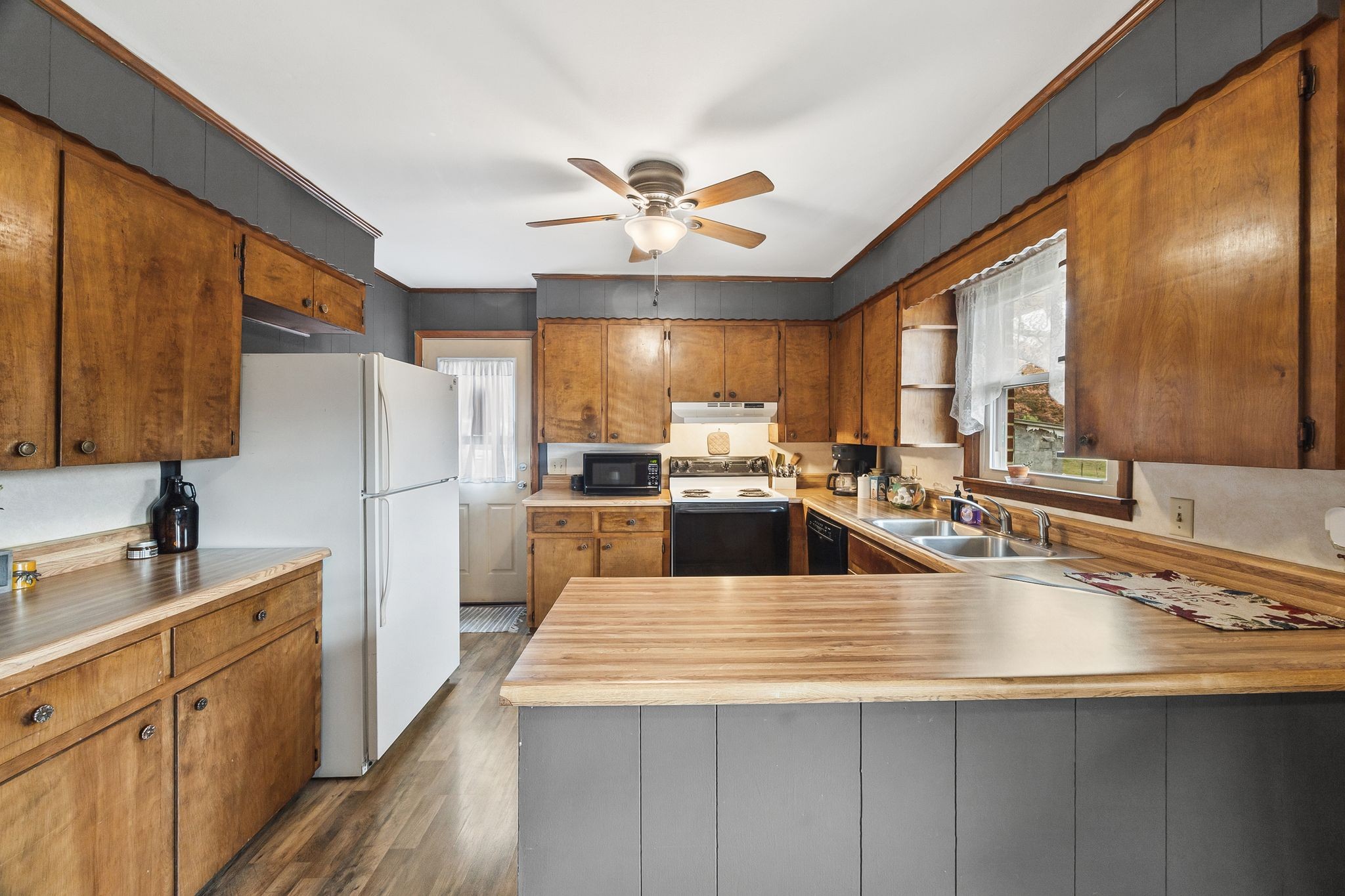 948 North Brace Road Summertown, TN 38483 - Photo 8 of 59