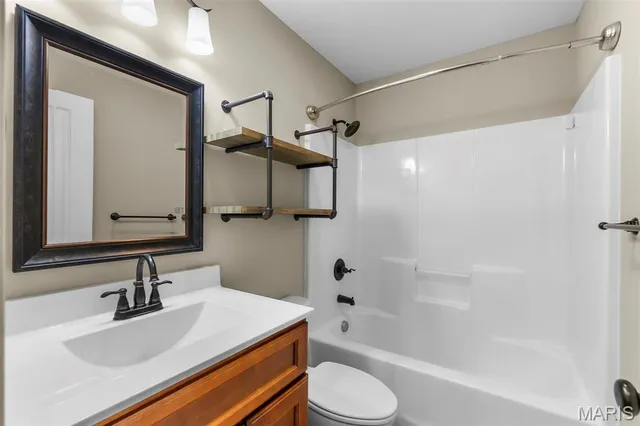 $289,500 | 1552 Enterprise Court, Jackson, MO 63755