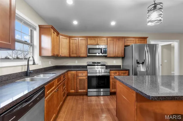 $289,500 | 1552 Enterprise Court, Jackson, MO 63755