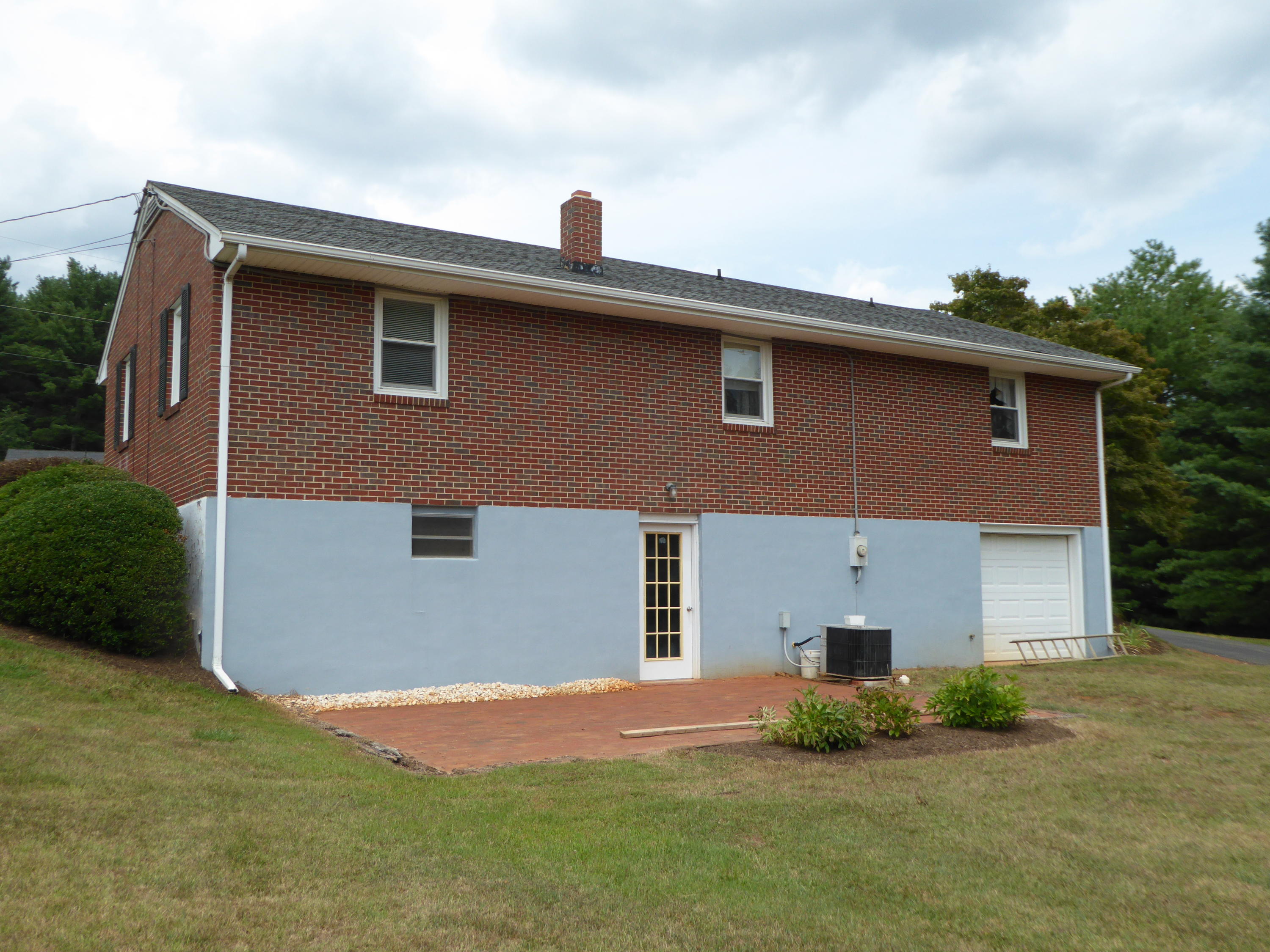61 Wescott Road Rocky Mount, VA 24151 - Photo 2 of 30 2 Back