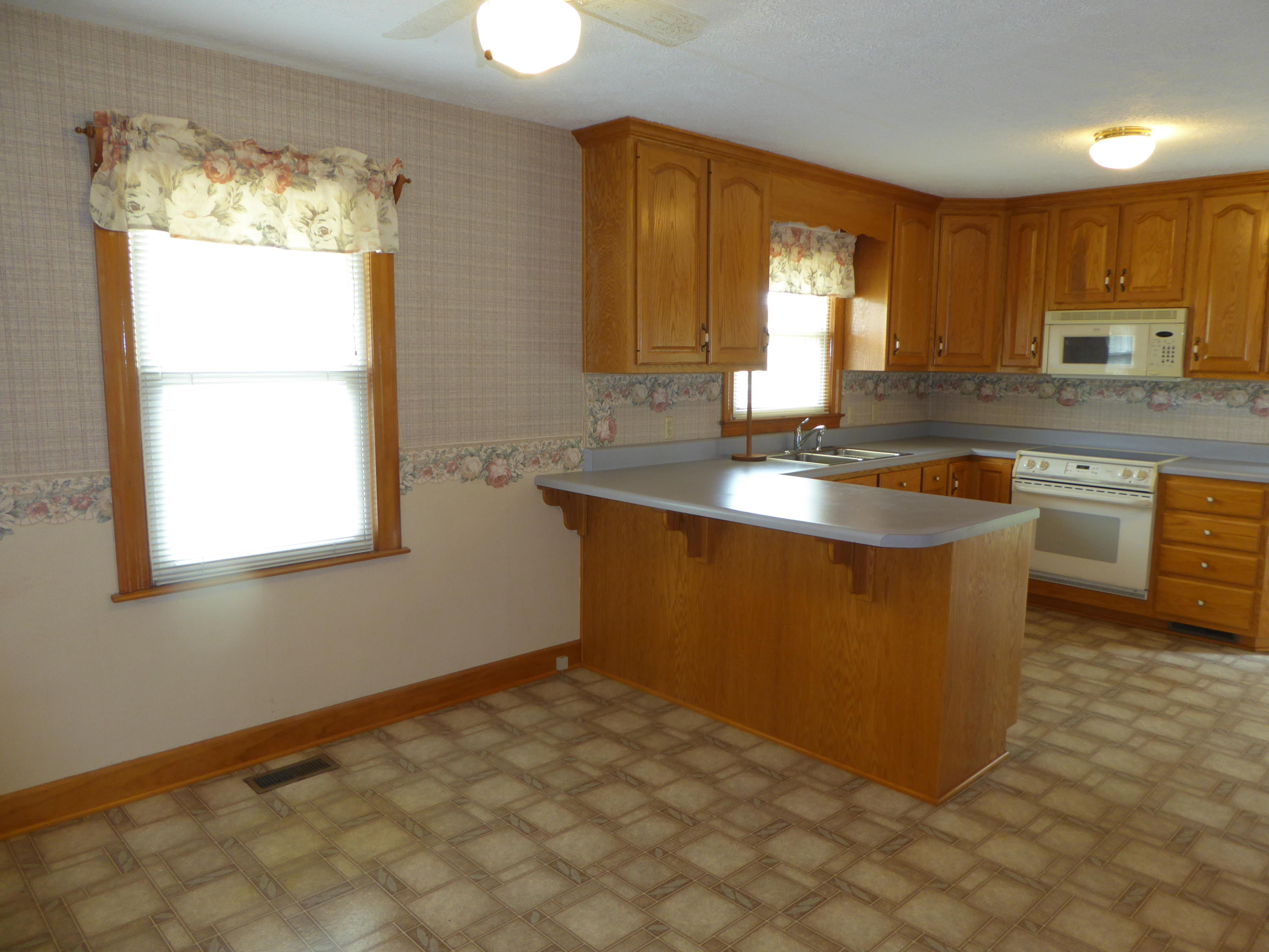 61 Wescott Road Rocky Mount, VA 24151 - Photo 15 of 30 15 Dining Area & Kitchen