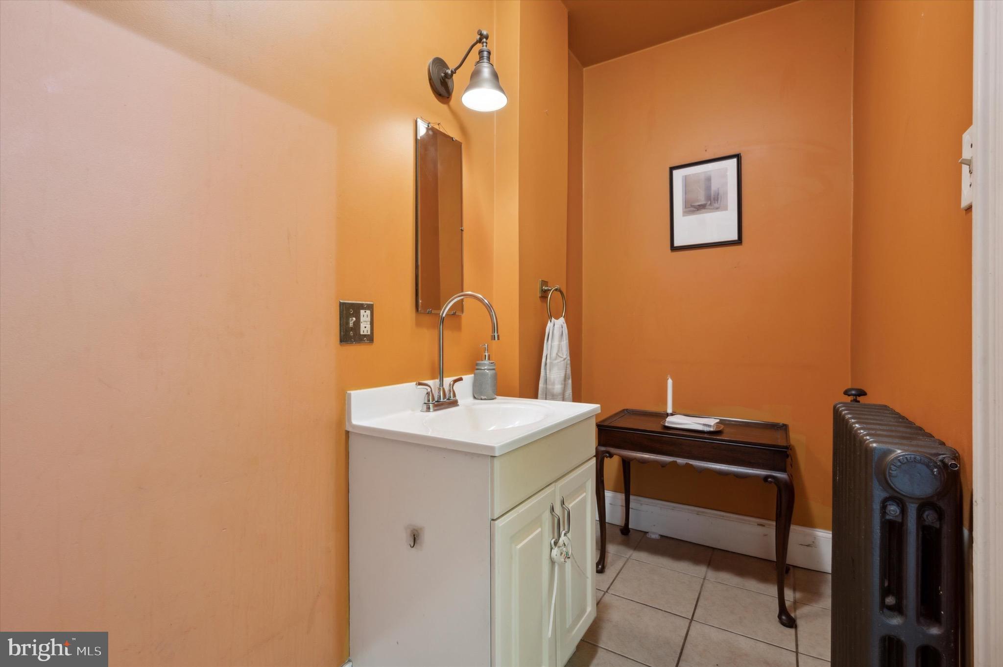 124 West Rittenhouse Street Philadelphia, PA 19144 - Photo 19 of 44 Half bath