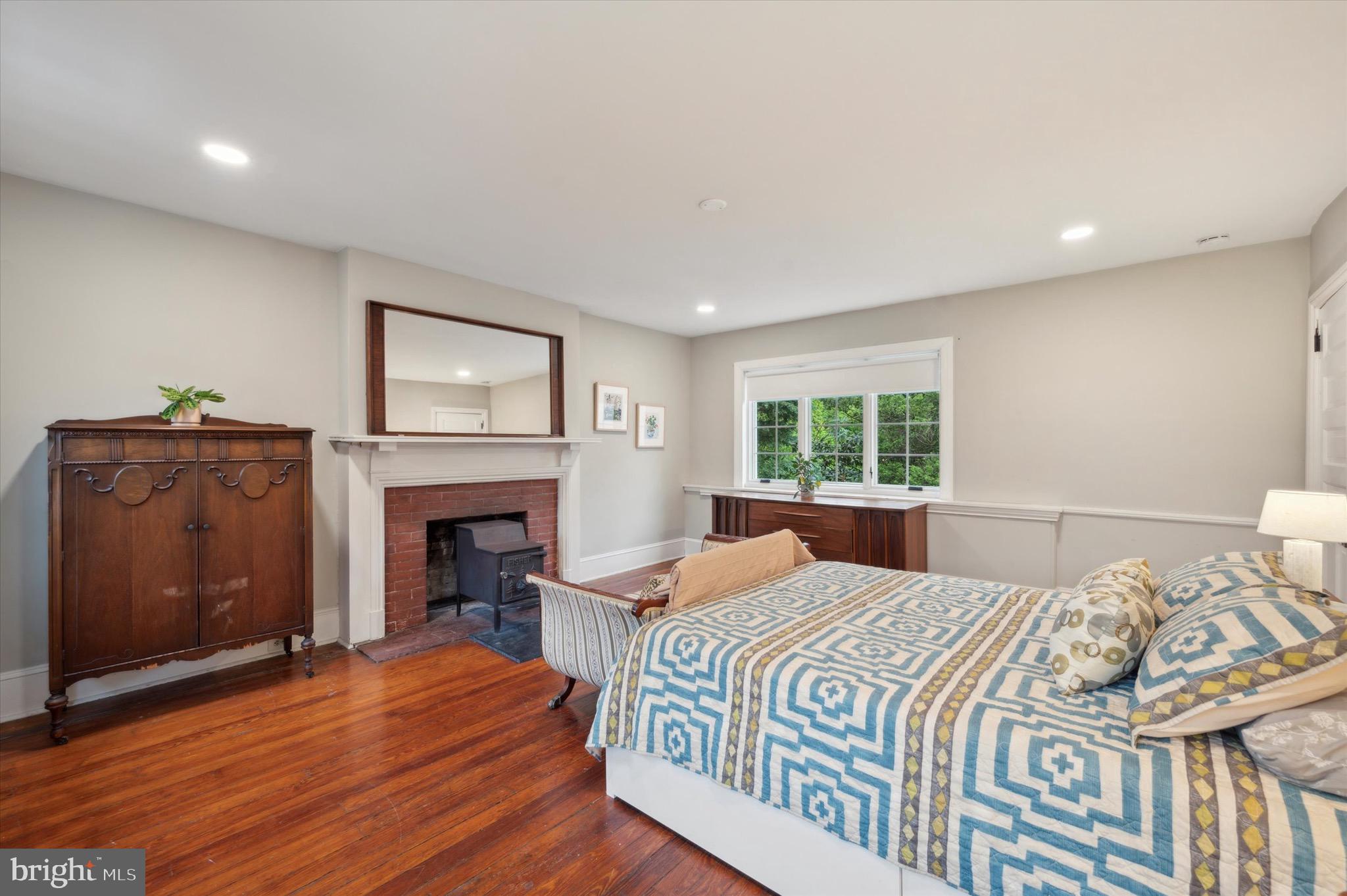 124 West Rittenhouse Street Philadelphia, PA 19144 - Photo 23 of 44 Primary bedroom