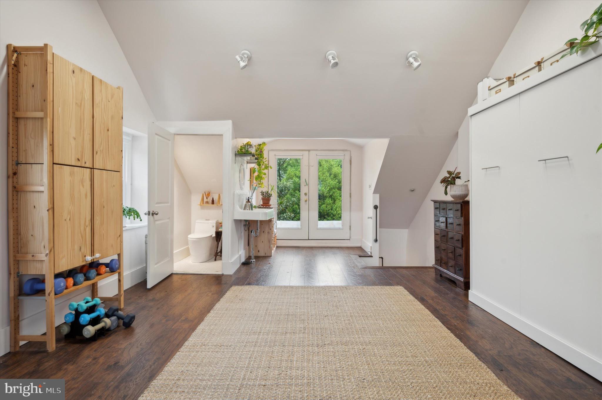 124 West Rittenhouse Street Philadelphia, PA 19144 - Photo 34 of 44 Bedroom 4 with half bath