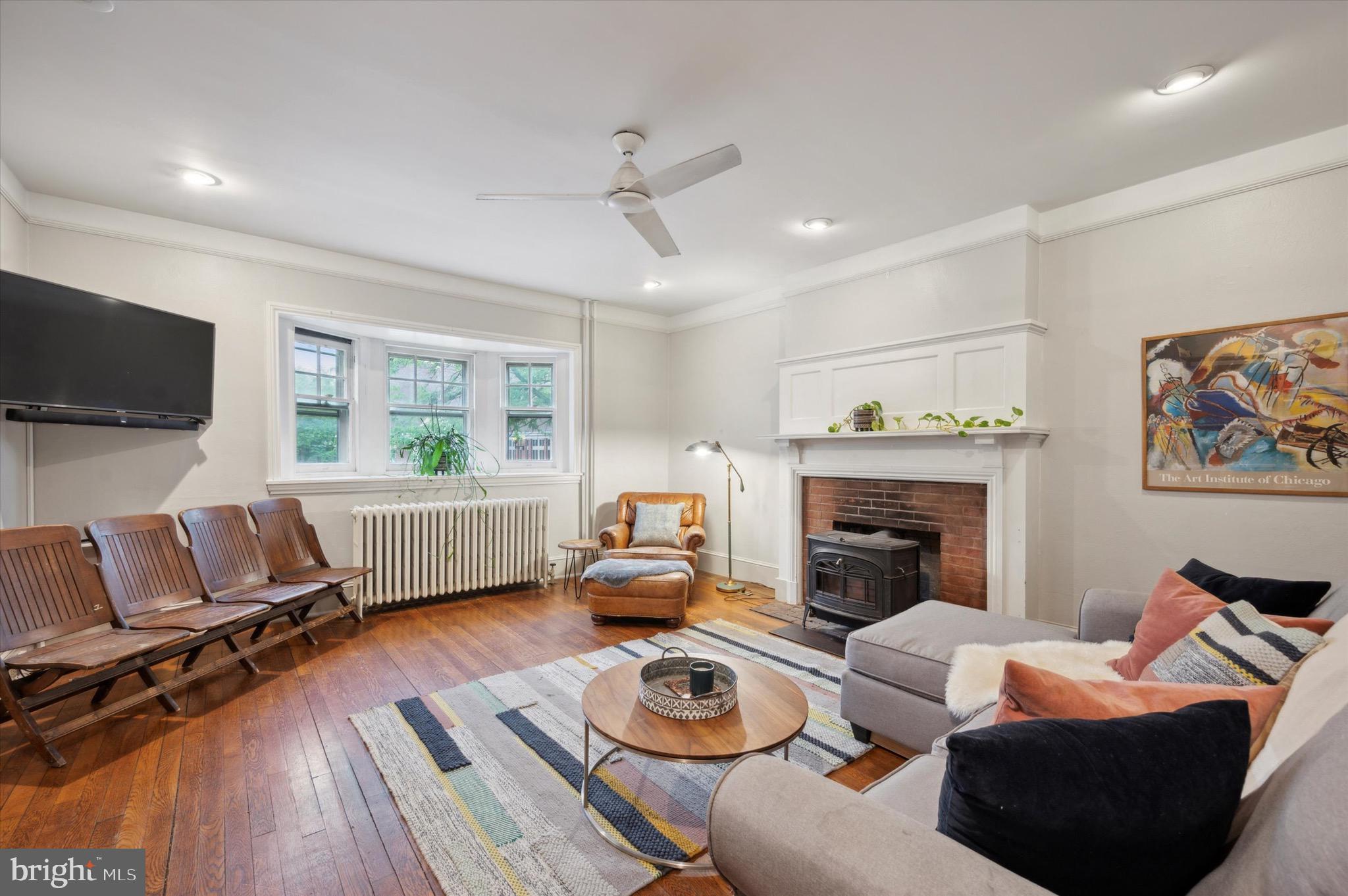 124 West Rittenhouse Street Philadelphia, PA 19144 - Photo 7 of 44 Living room