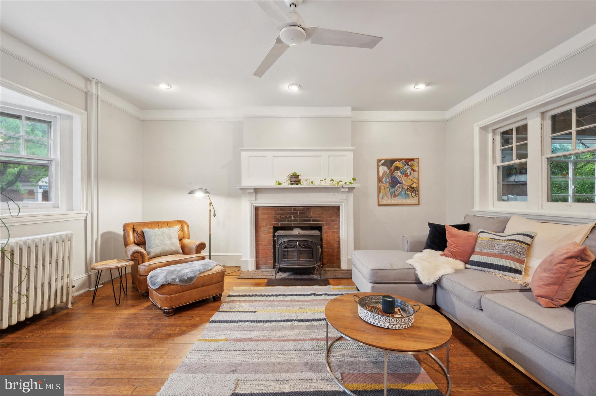124 West Rittenhouse Street Philadelphia, PA 19144 - Photo 8 of 44 Living room