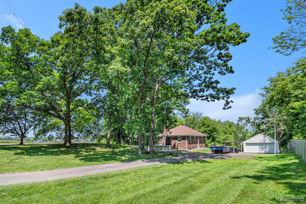 3382 West Silver Lake Road Fenton, MI 48430 - Photo 8 of 13