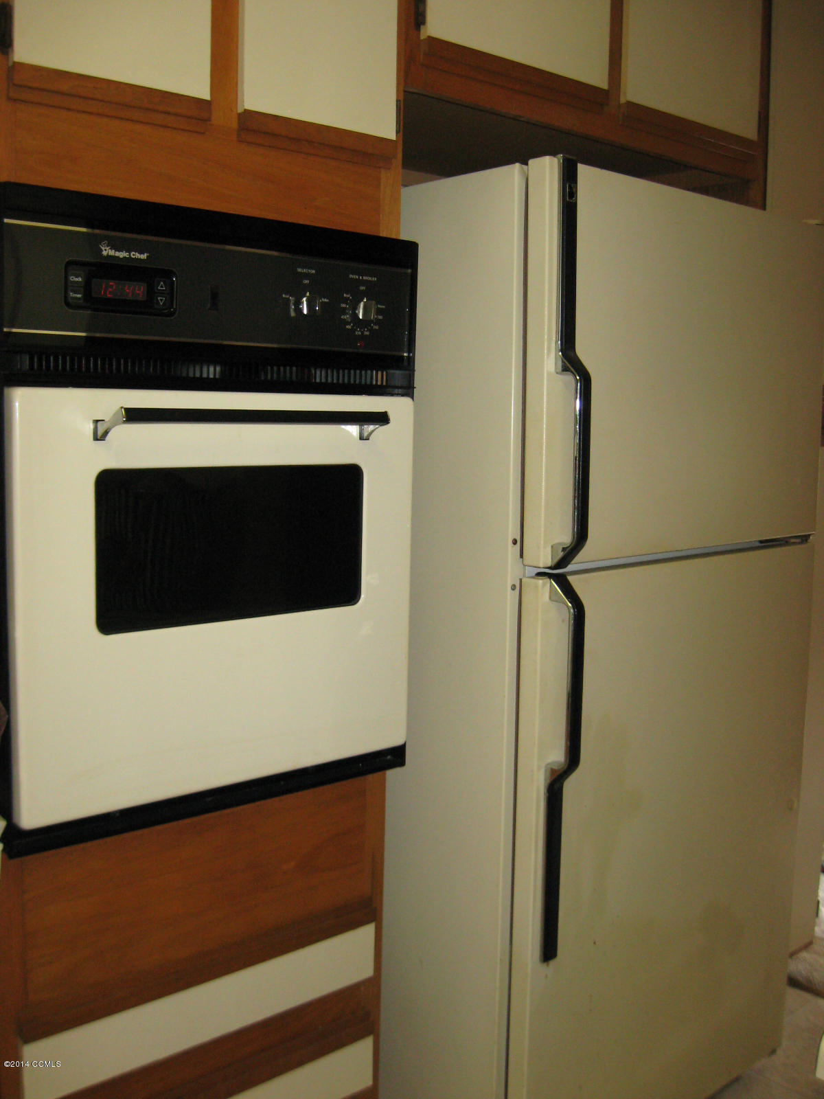 4109 Country Club Road Morehead City, NC 28557 - Photo 13 of 31 Built in Oven and Refrigerator