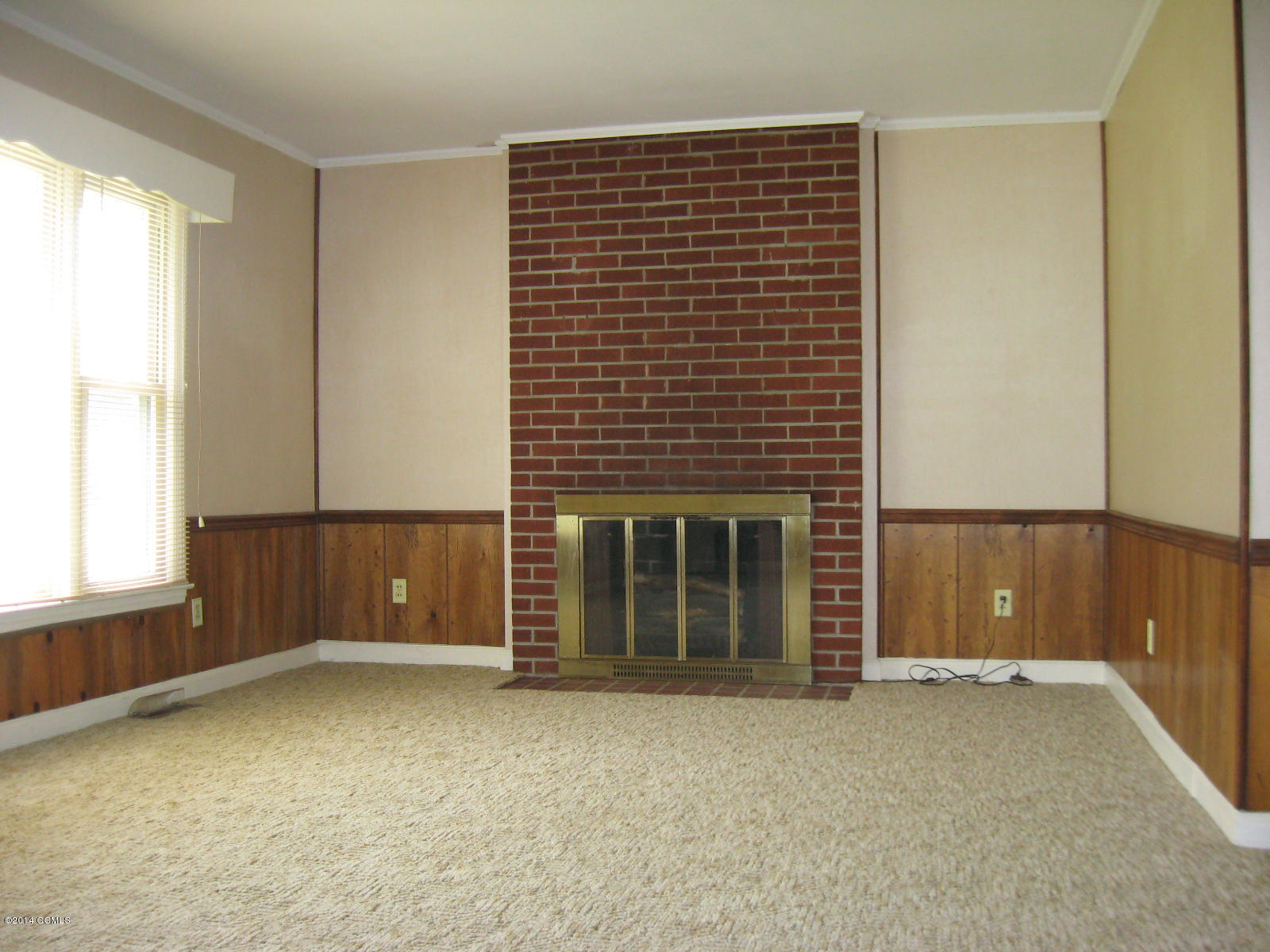 Living Room 20' X 11'10'