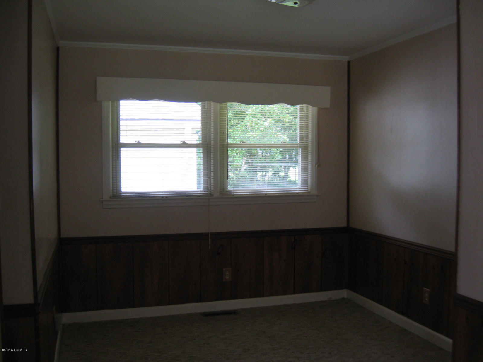 Dining Area off Kitchen and Living Room