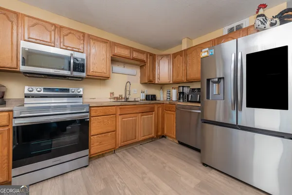 $145,000 | 141 Stoneridge Drive, Warner Robins, GA 31088