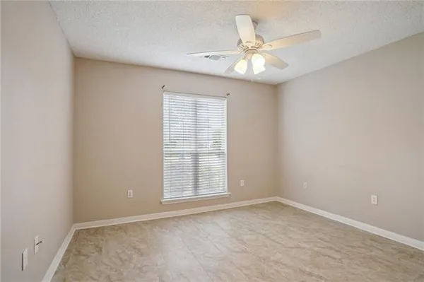 $2,500 | 937 Crestwood Boulevard, Covington, LA 70433