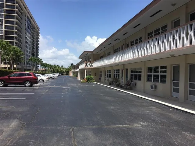 $1,600 | 2001 South Ocean Drive, Unit 40, Hallandale Beach, FL 33009