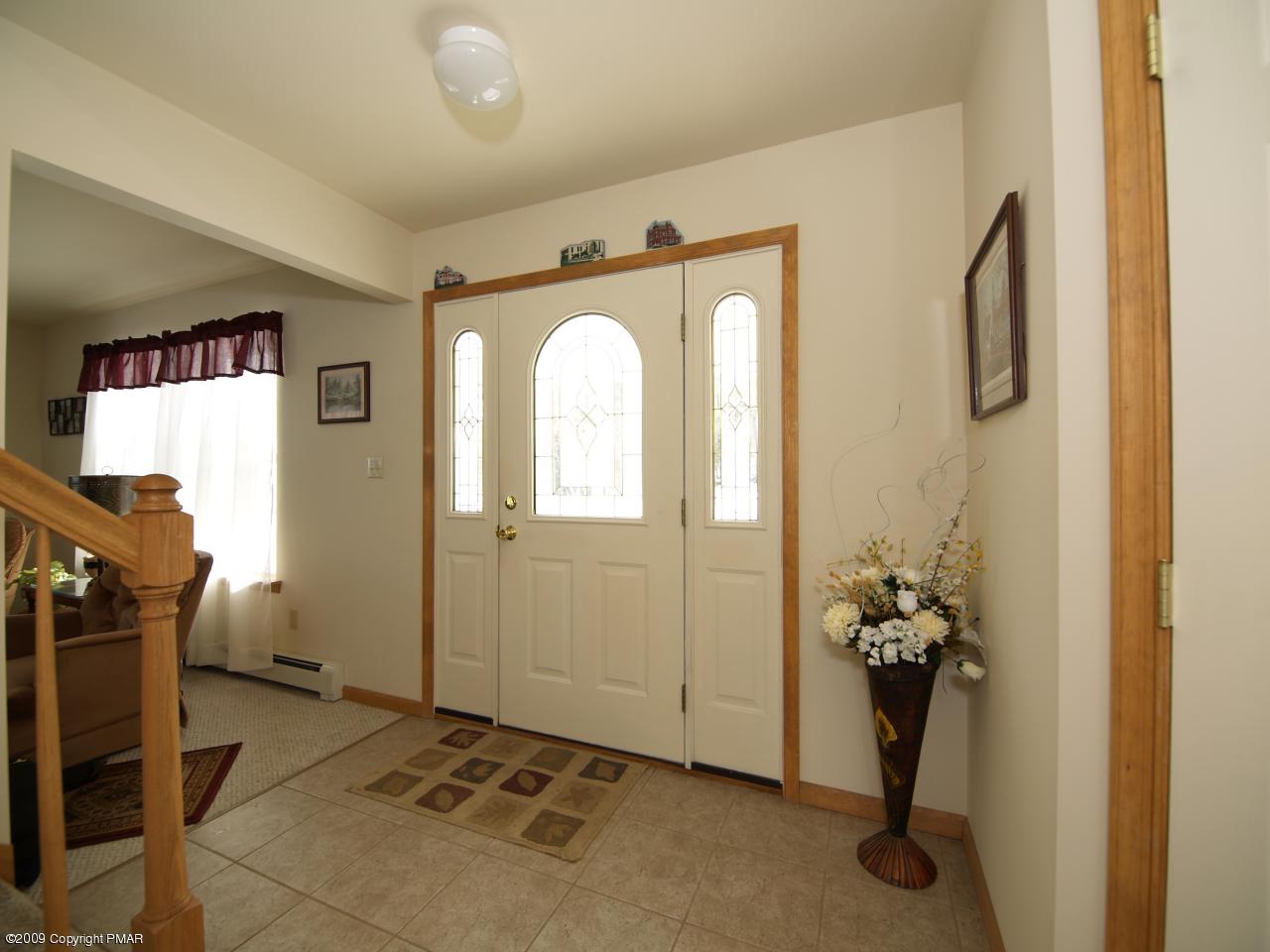 1691 Pine Ridge Lane Effort, PA 18330 - Photo 5 of 22 Entry