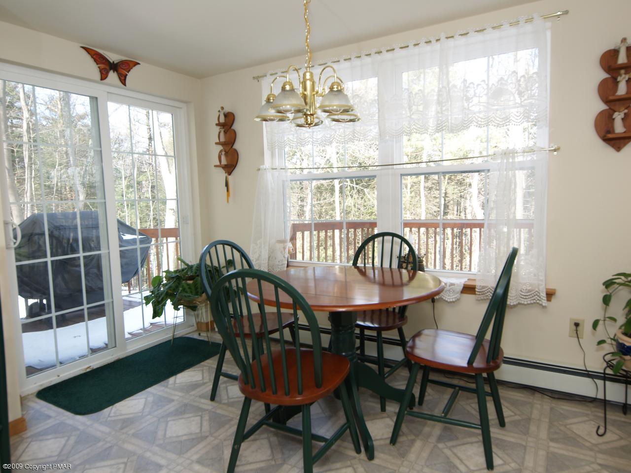 1691 Pine Ridge Lane Effort, PA 18330 - Photo 10 of 22 Breakfast Nook