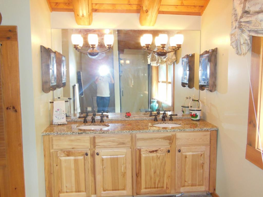 1202 May's Rdg Road Butler, TN 37640 - Photo 26 of 29 Guest bath