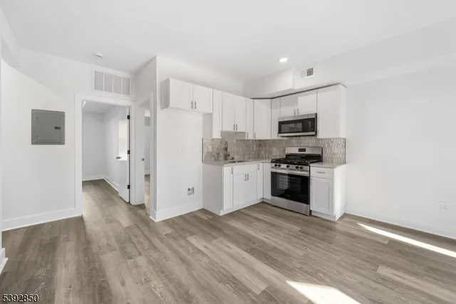 $659,900 | 1119 1/2 Hampton Place, Elizabeth, NJ 07201