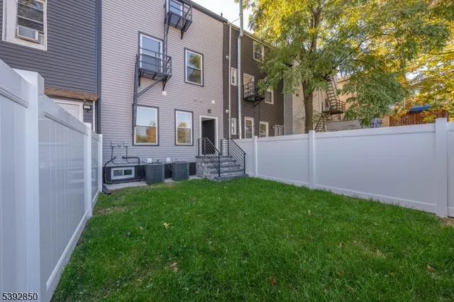 $659,900 | 1119 1/2 Hampton Place, Elizabeth, NJ 07201