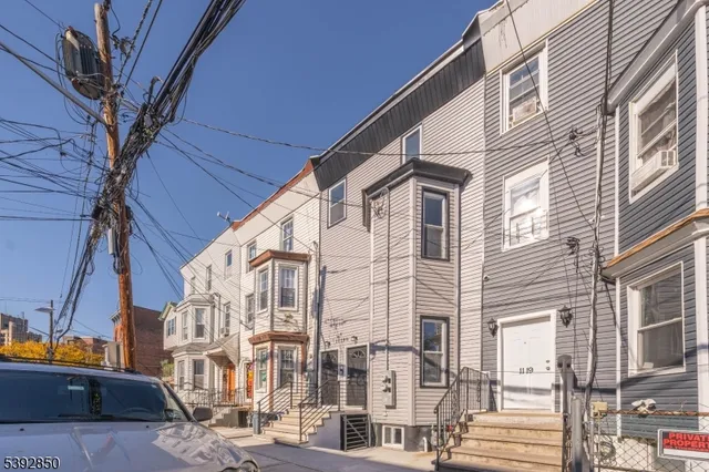 $659,900 | 1119 1/2 Hampton Place, Elizabeth, NJ 07201