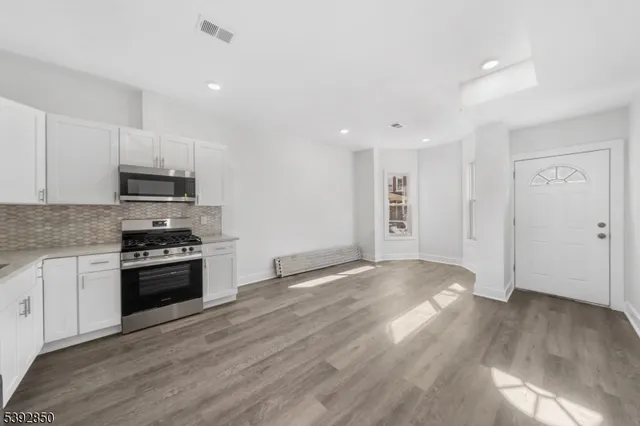 $659,900 | 1119 1/2 Hampton Place, Elizabeth, NJ 07201