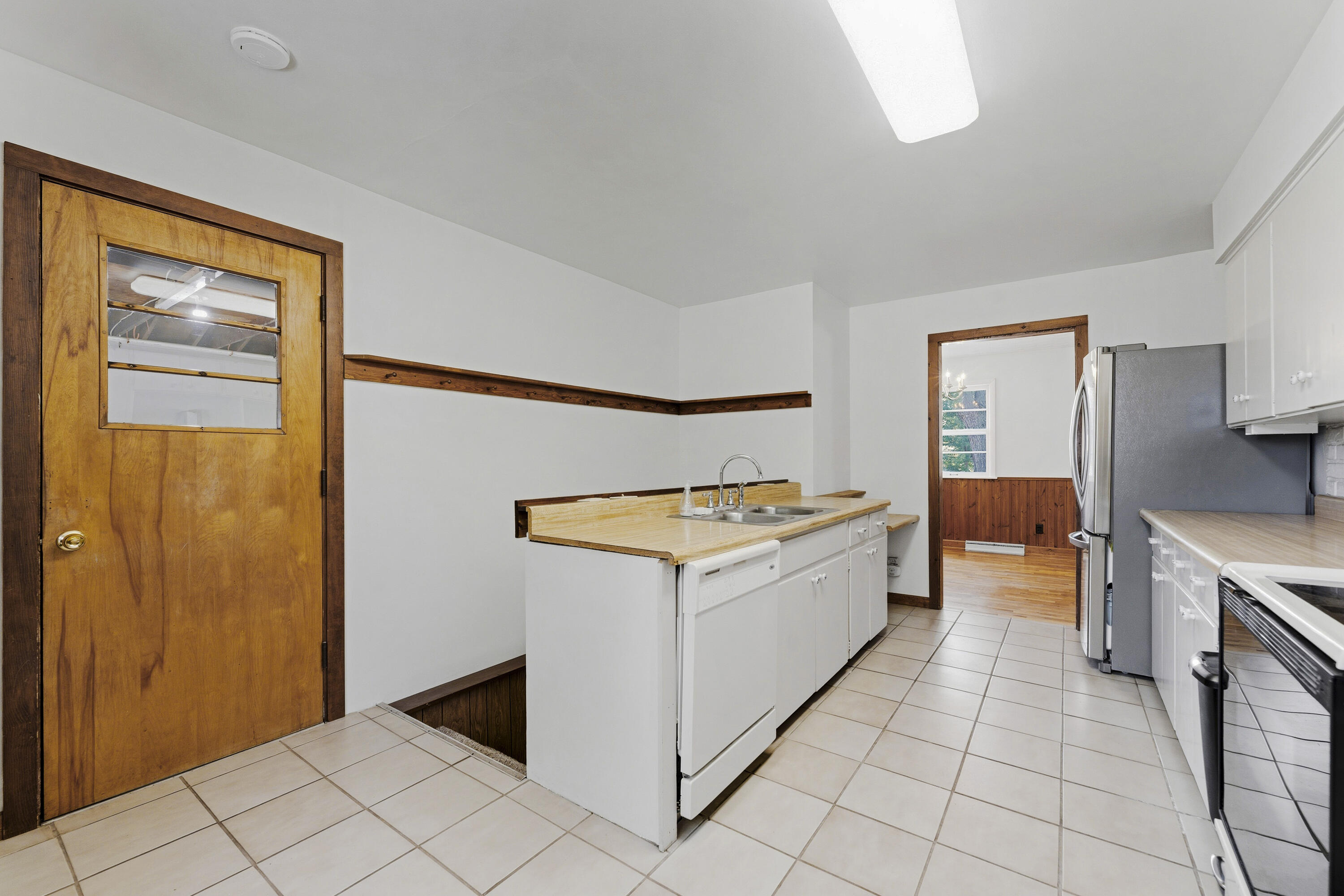 1061 Wedgewood Road St. Joseph, MI 49085 - Photo 12 of 37 Kitchen